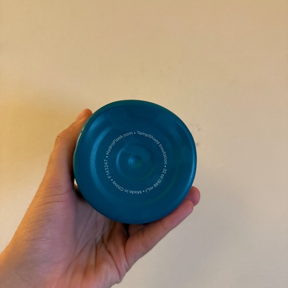 Hydro Flask Olympic National Park Foundation Limited Edition 32oz Water Bottle - Picture 5 of 8